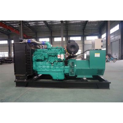 200kw東風康明斯柴油發電機組-東風康明斯6缸柴油機6LTAA8.9-G2柴油發電機組,缸徑/行程：114/145mm,柴油發電機組水冷發動機功率220KW,柴油發電機組配套馬拉松斯坦福發電機。廠價直銷歡迎選購：13773399855。